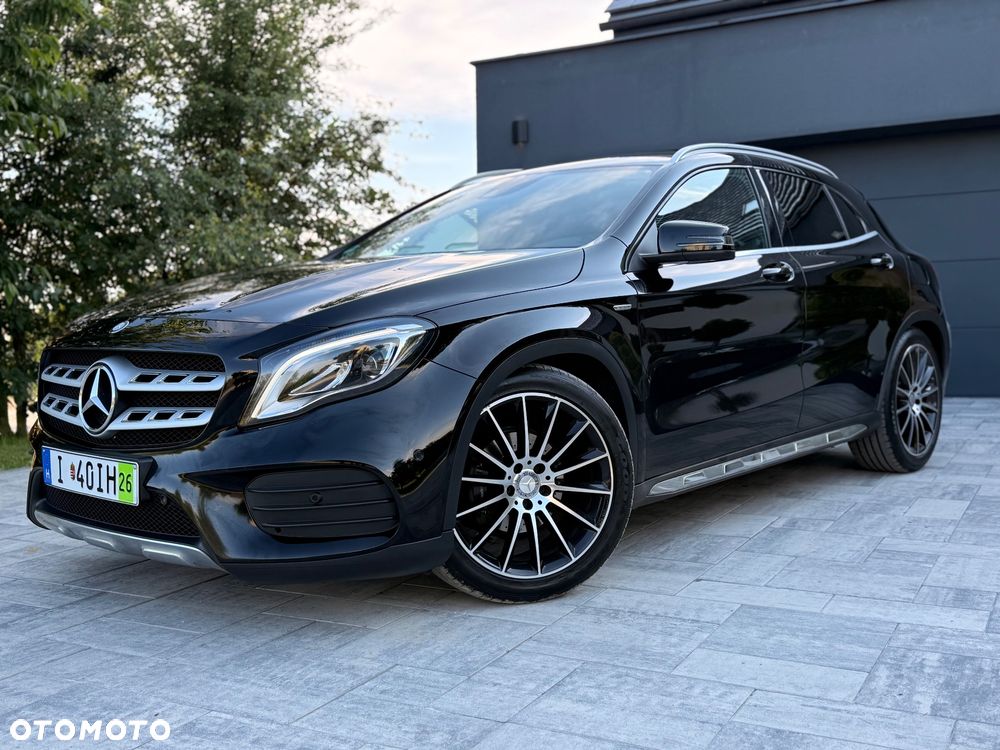 Mercedes-Benz GLA 180 7G-DCT AMG Line - 14