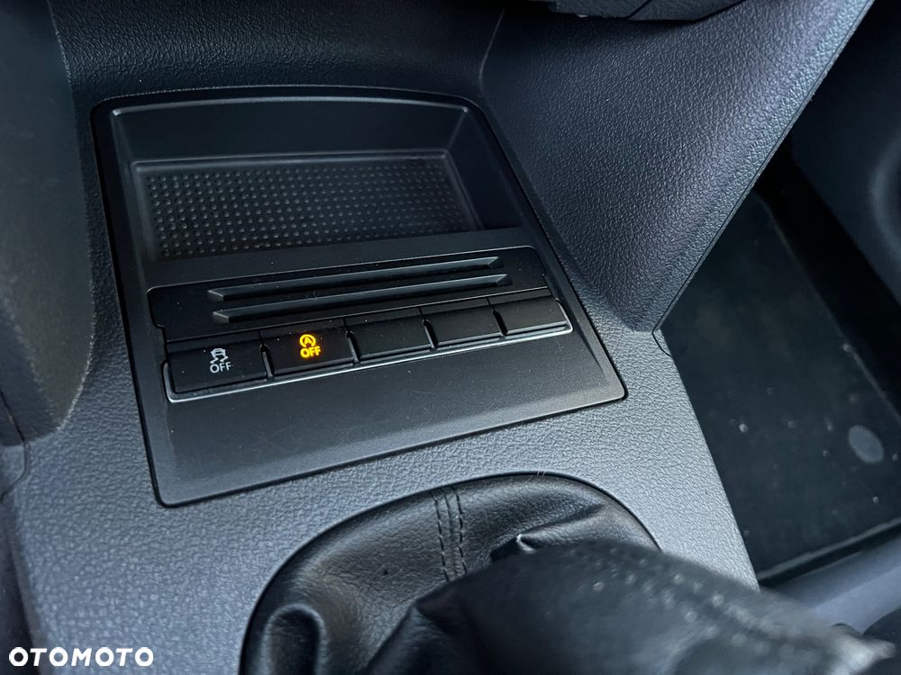 Volkswagen Touran 1.6 TDI DPF BlueMotion Technology Highline - 19