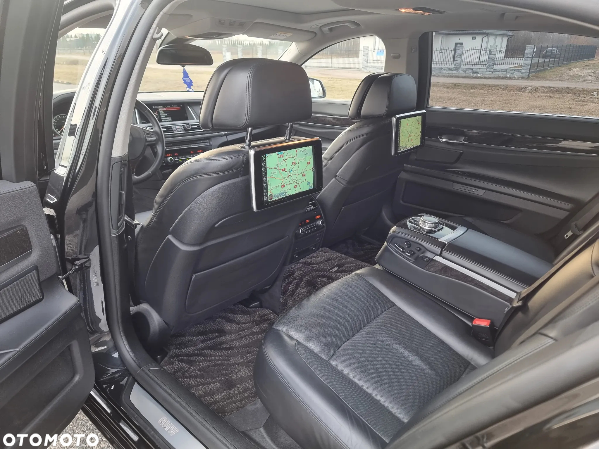 BMW Seria 7 750Li - 4