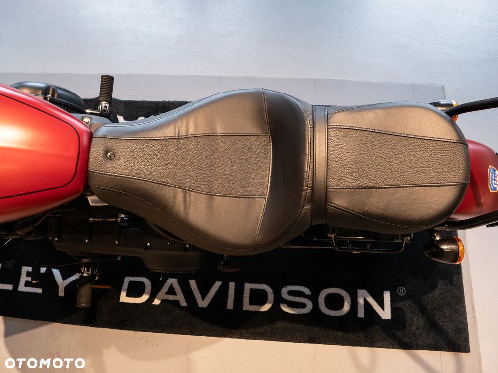 Harley-Davidson Softail Street Bob - 24