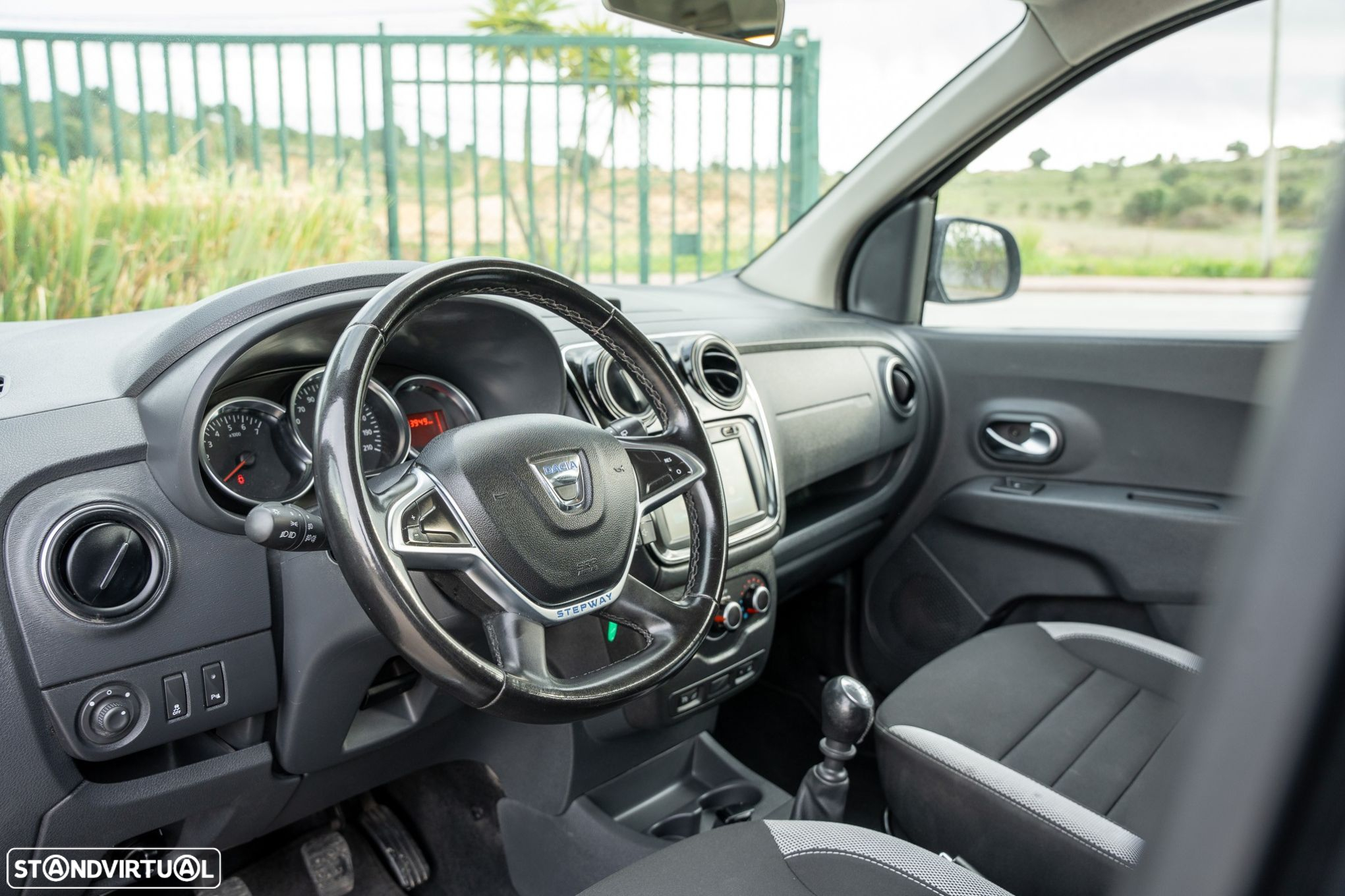 Dacia Lodgy 1.5 Blue dCi Stepway 7L - 15