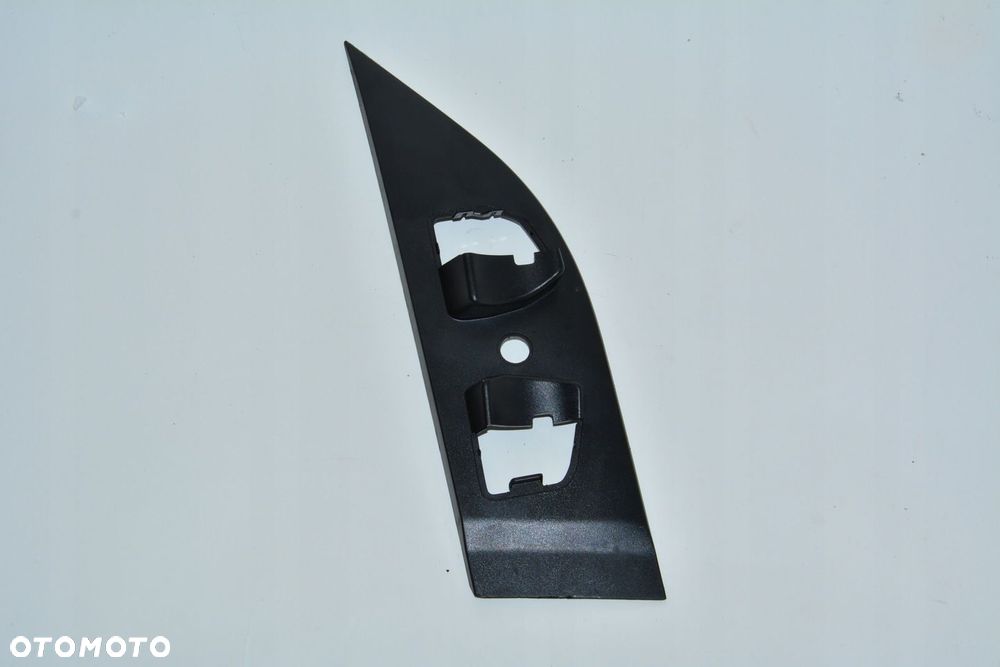 IVECO DAILY 2014 WSPORNIK LUSTERKA DO DRZWI LEWY - 1