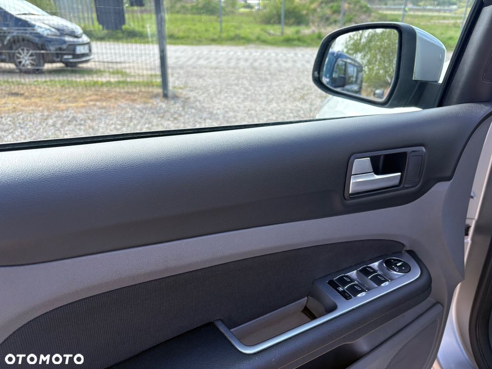 Ford Focus 1.6 16V Style+ - 23
