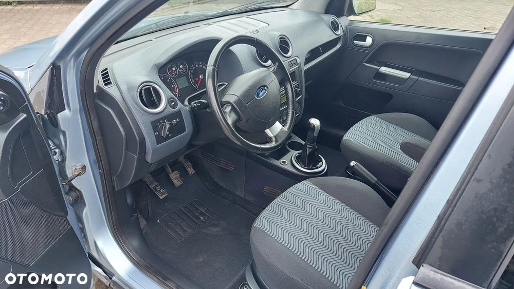 Ford Fusion - 7