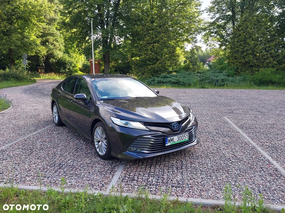 Toyota Camry - 1