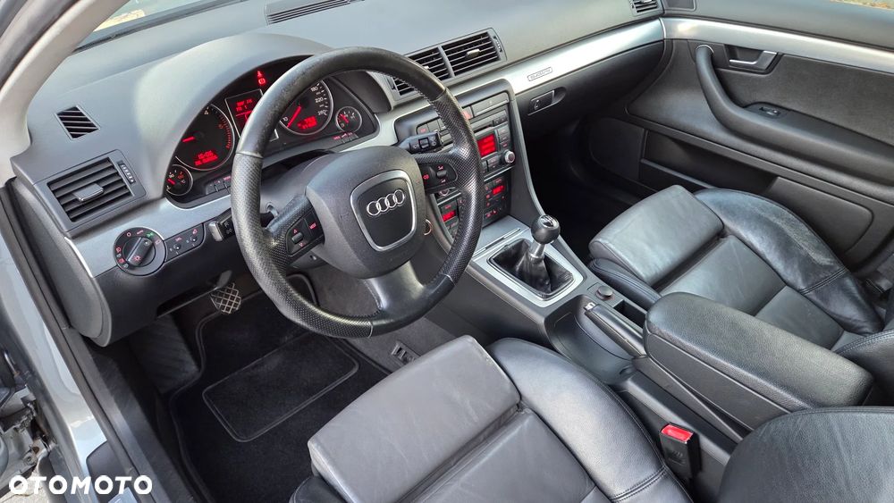 Audi A4 Avant 2.0 TDI DPF quattro - 14