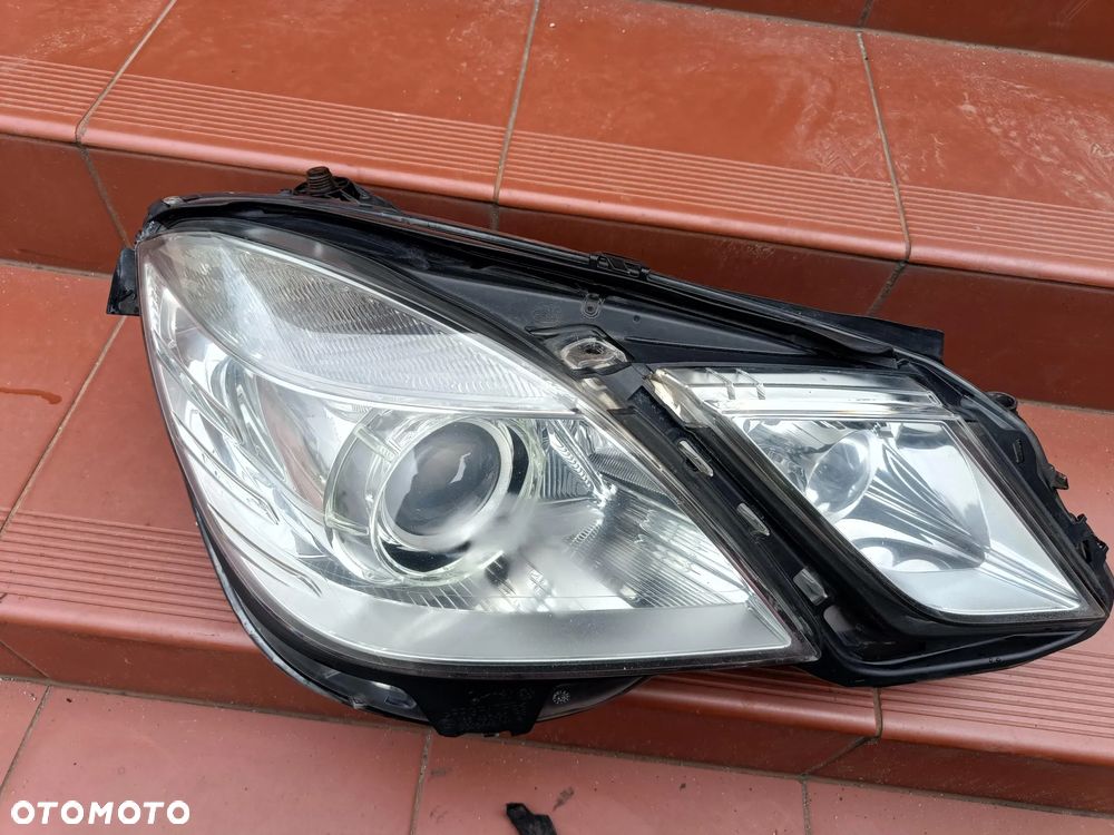 MERCEDES W212 E-KLASA LAMPA PRZÓD PRZEDNIA XENON SKRĘTNY ILS EU - 13