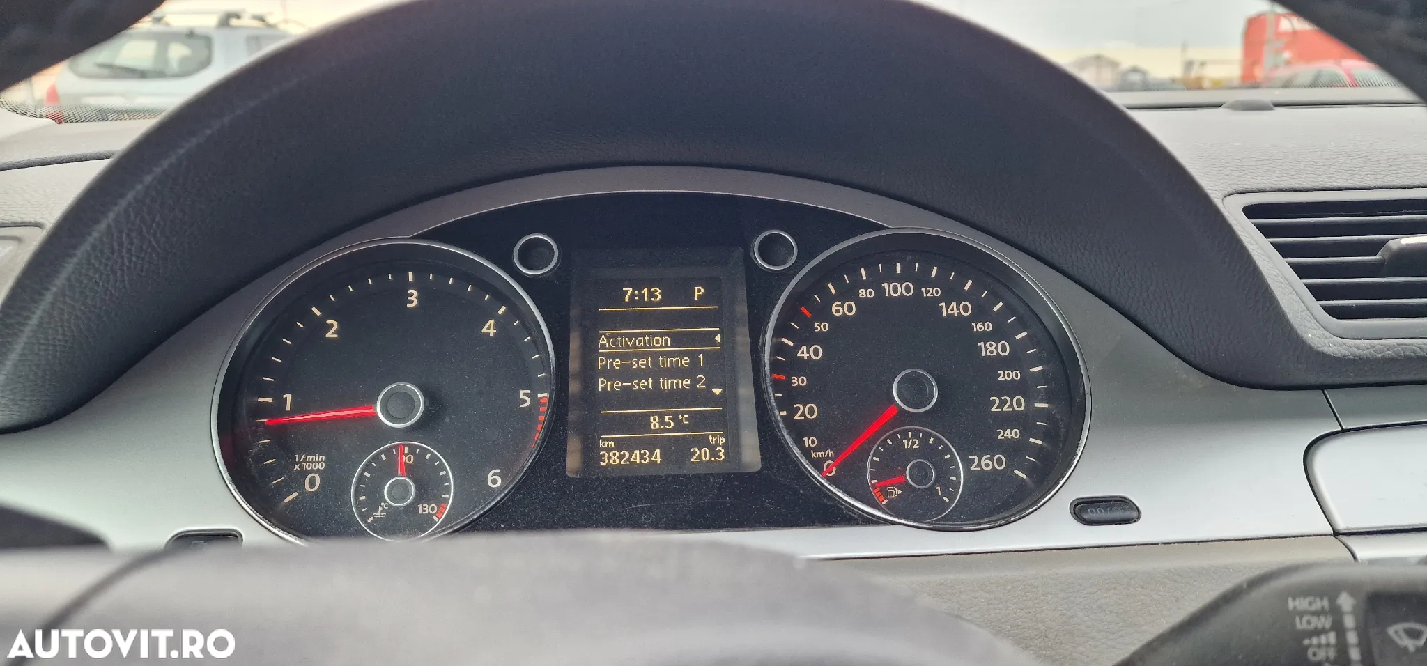 Volkswagen Passat Variant 2.0 TDI Highline Aut - 8