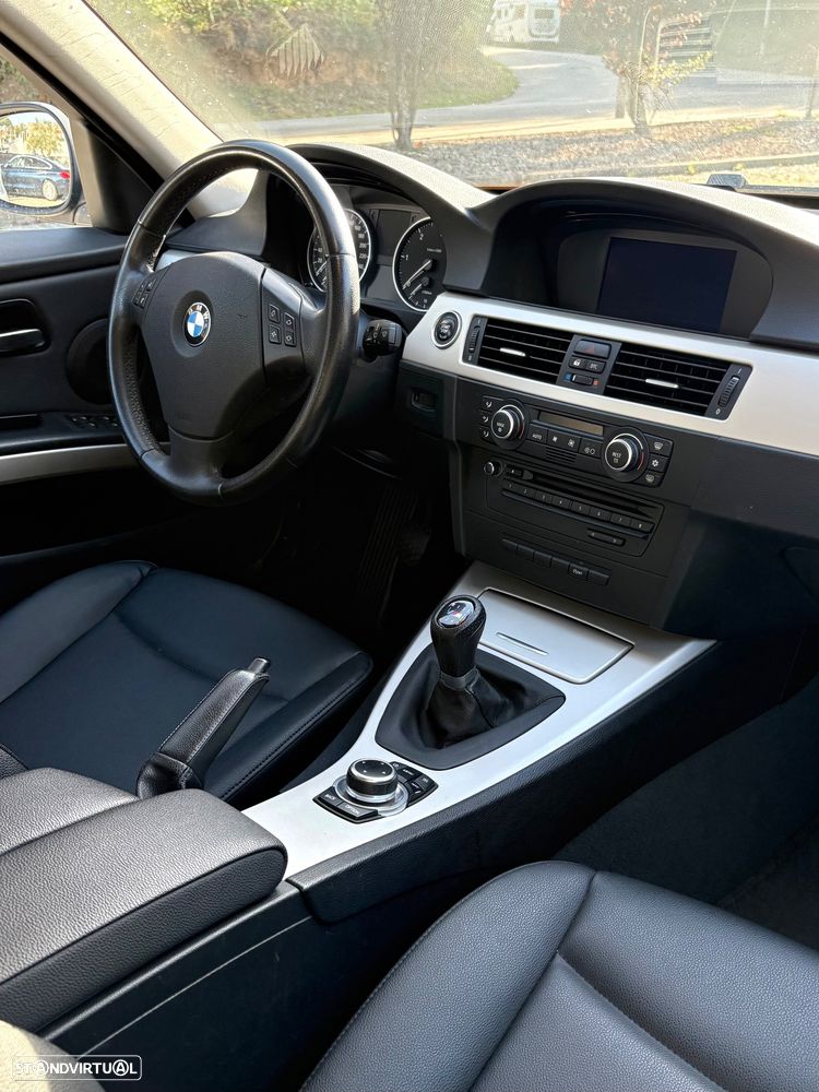 BMW 318 d Dynamic - 7