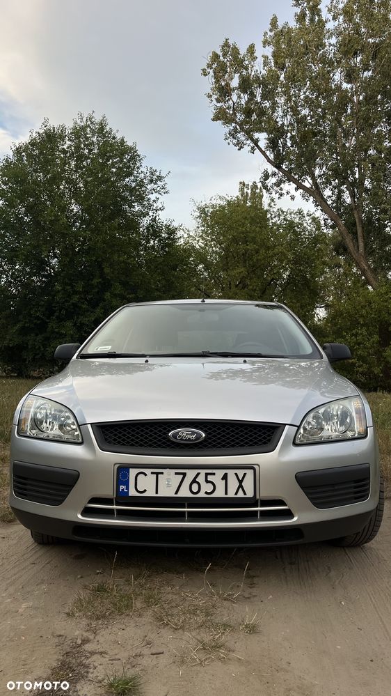 Ford Focus 1.6 16V Ambiente - 16