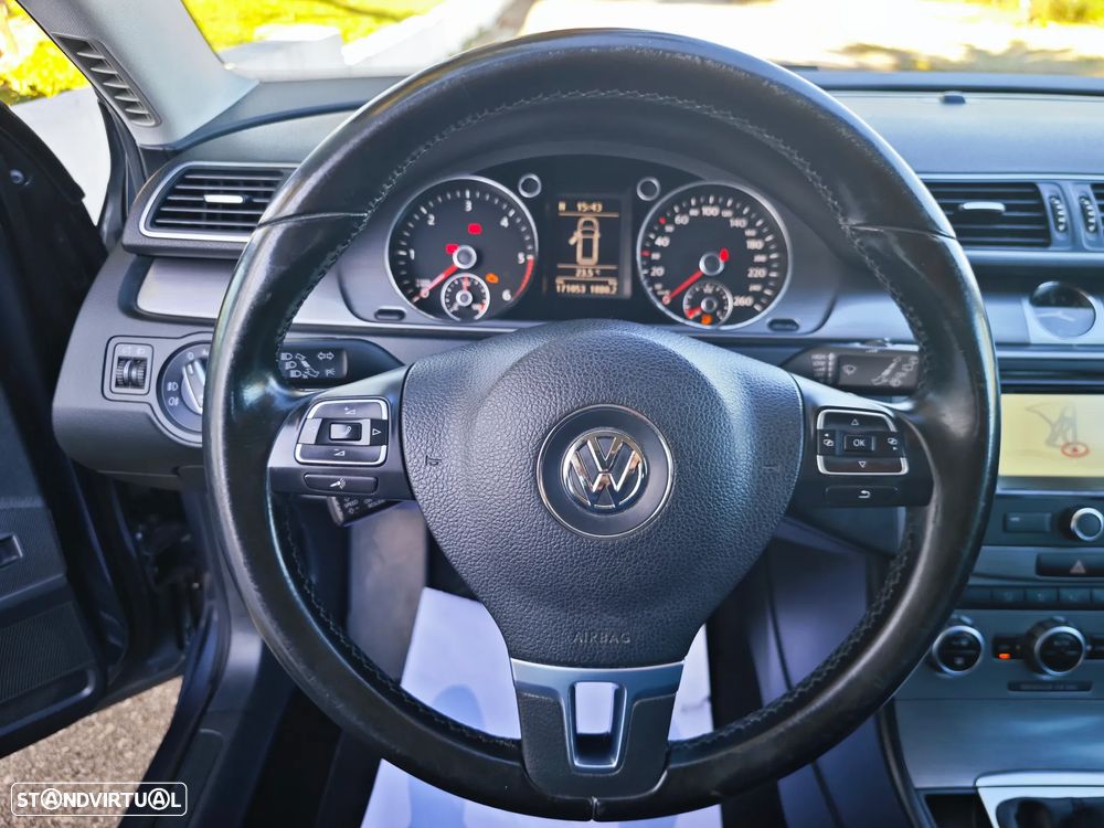VW Passat Variant 1.6 TDI Confortline Navig - 14