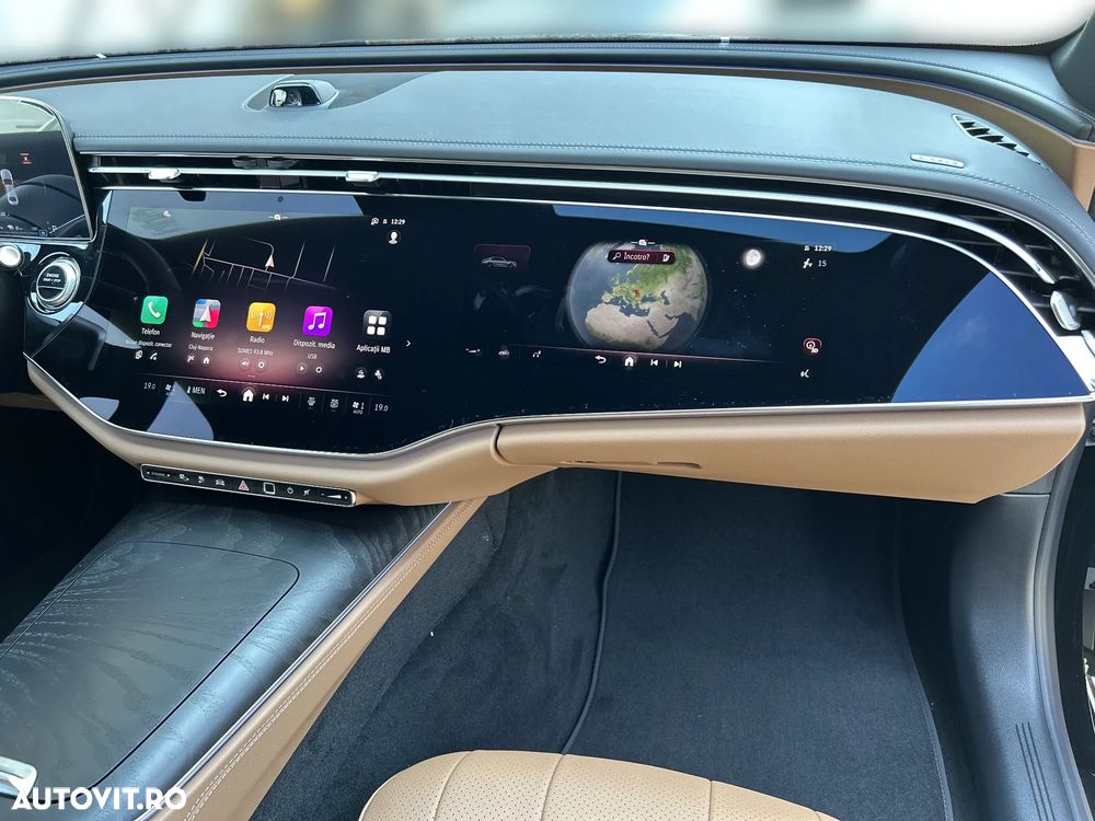 Mercedes-Benz E 300 4MATIC PHEV - 24