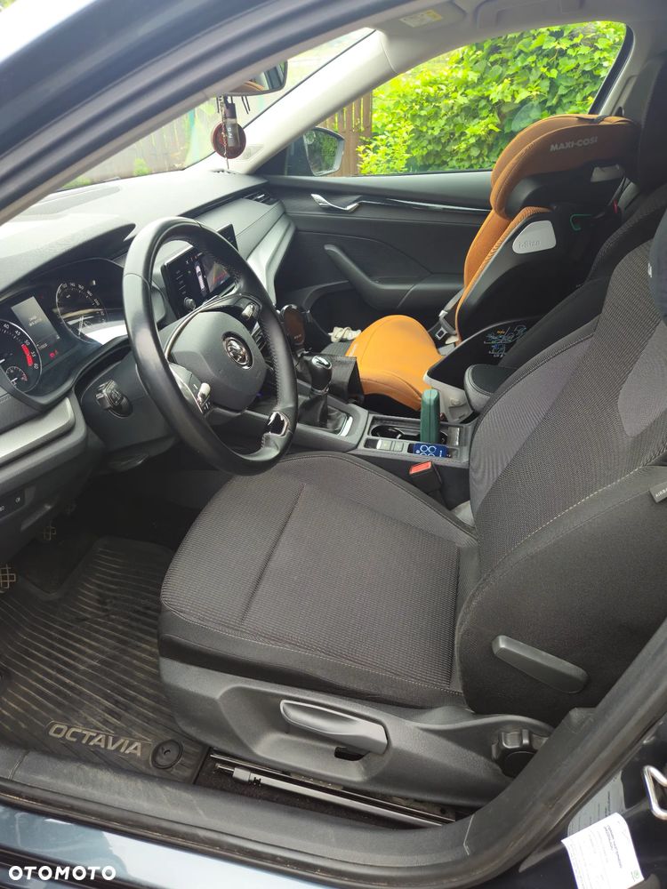 Skoda Octavia 2.0 TDI Ambition - 11