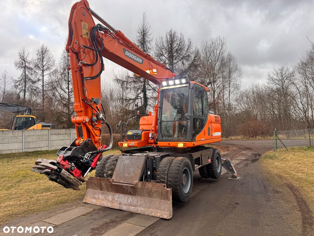 Doosan DX160W - 4