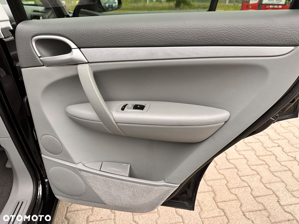 Porsche Cayenne Standard - 31