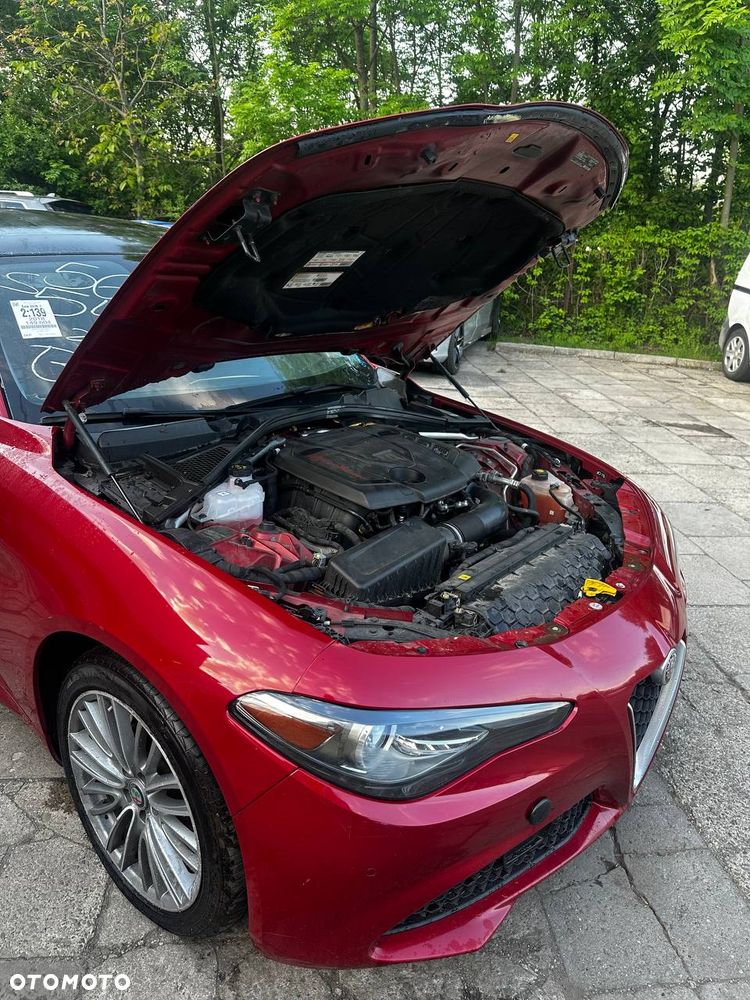 Alfa Romeo Giulia 2.0 Turbo 16V AT8-Q4 Veloce Ti - 9