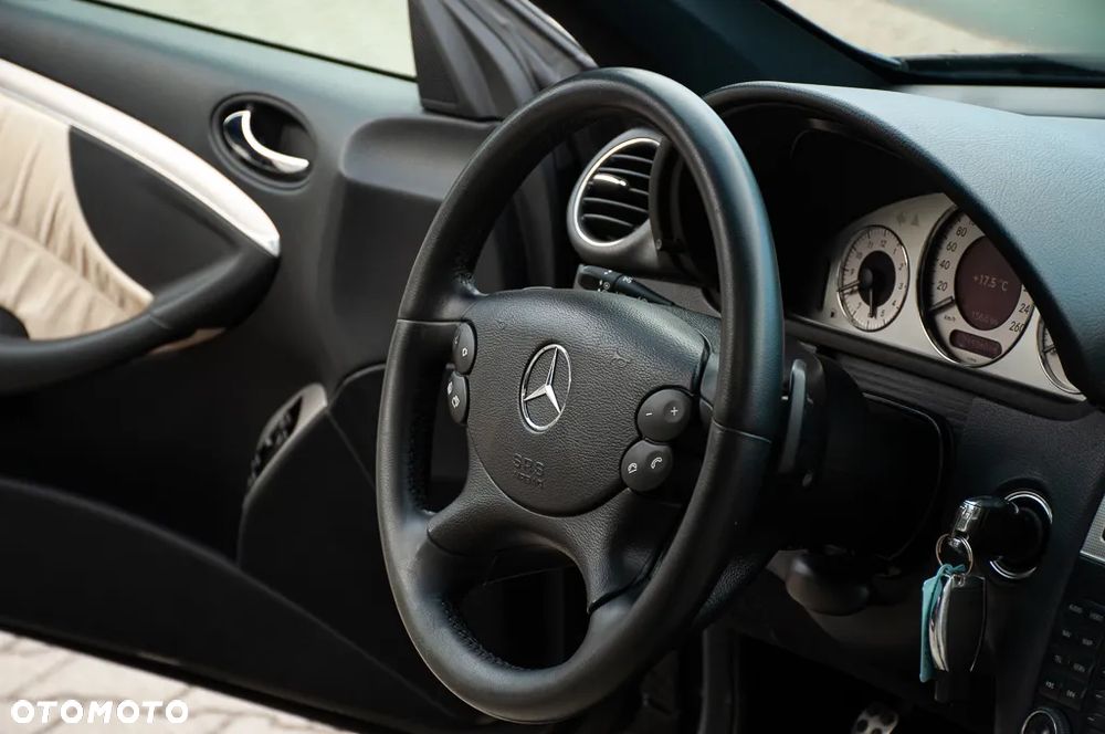 Mercedes-Benz CLK Coupe 350 7G-TRONIC Avantgarde - 20