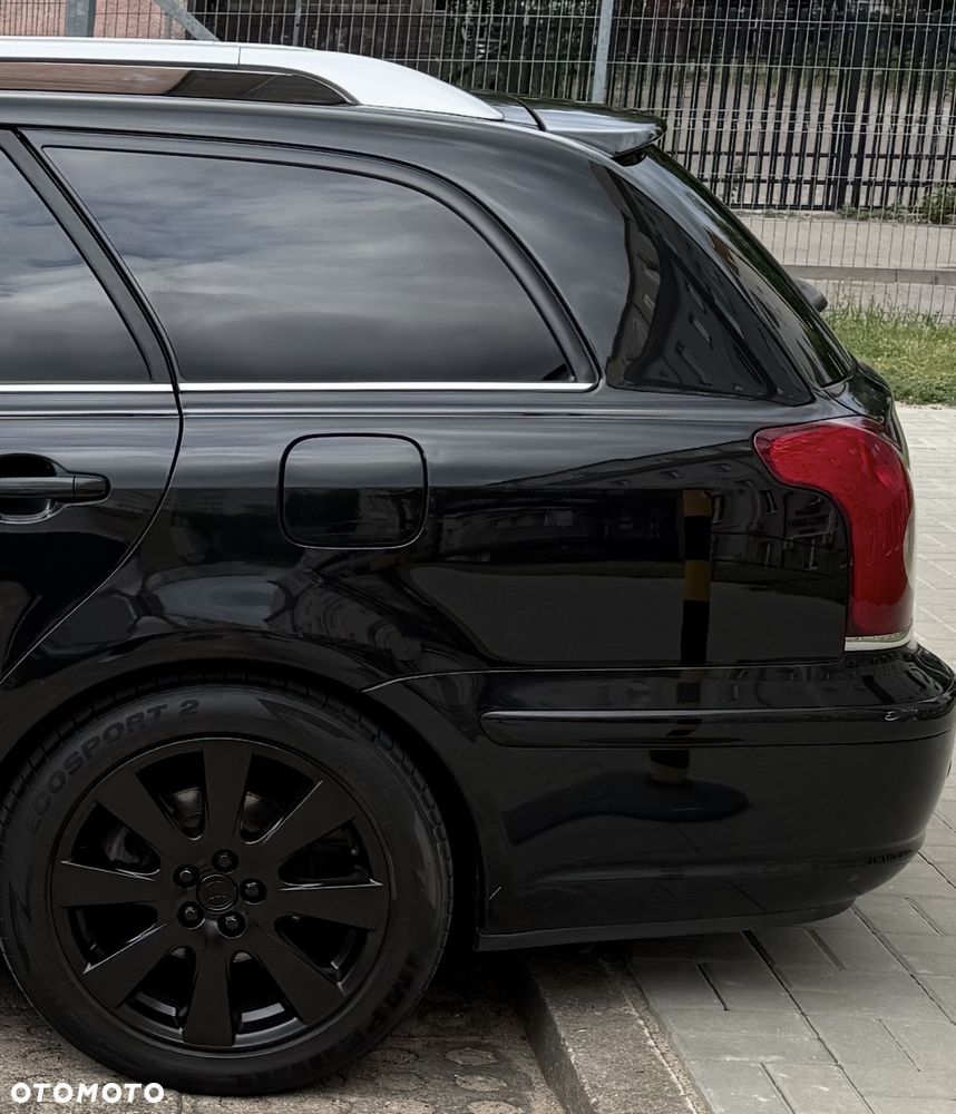 Toyota Avensis - 18