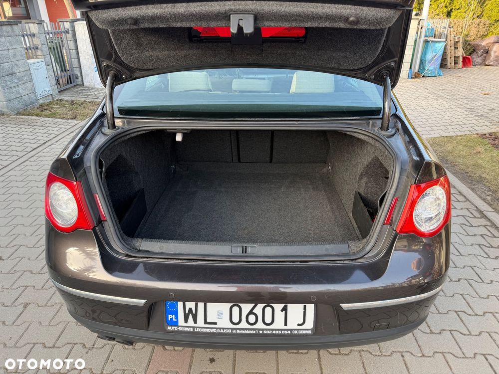 Volkswagen Passat 2.0 TDI Comfortline - 7