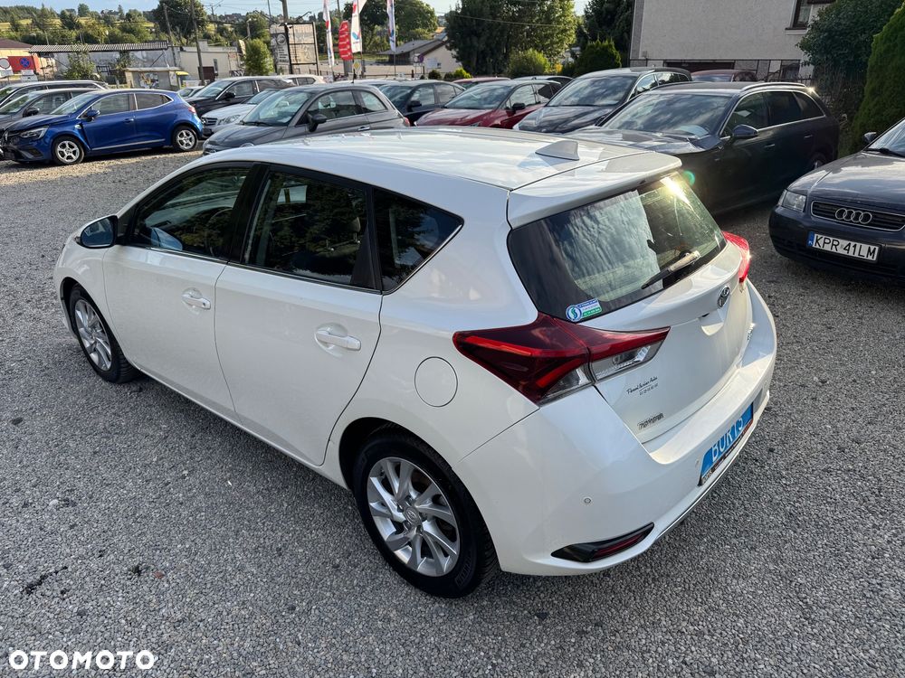 Toyota Auris 1.6 D-4D Executive - 31