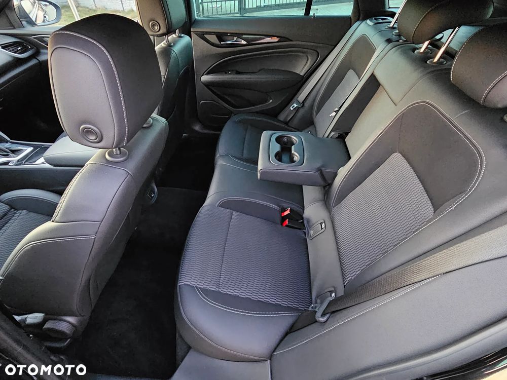 Opel Insignia 1.6 Automatik Business Innovation - 26