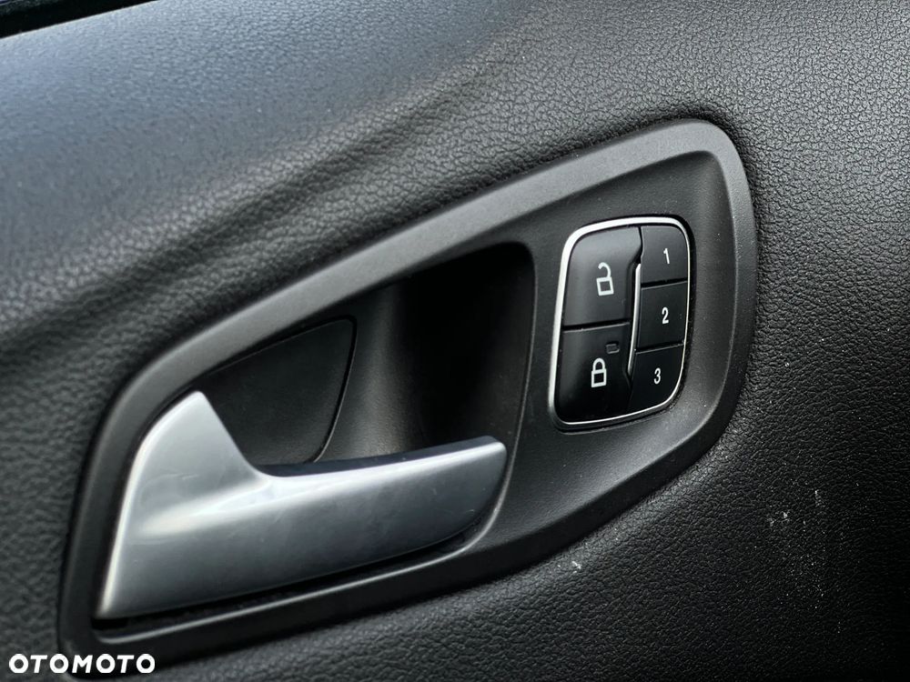 Ford Kuga - 15