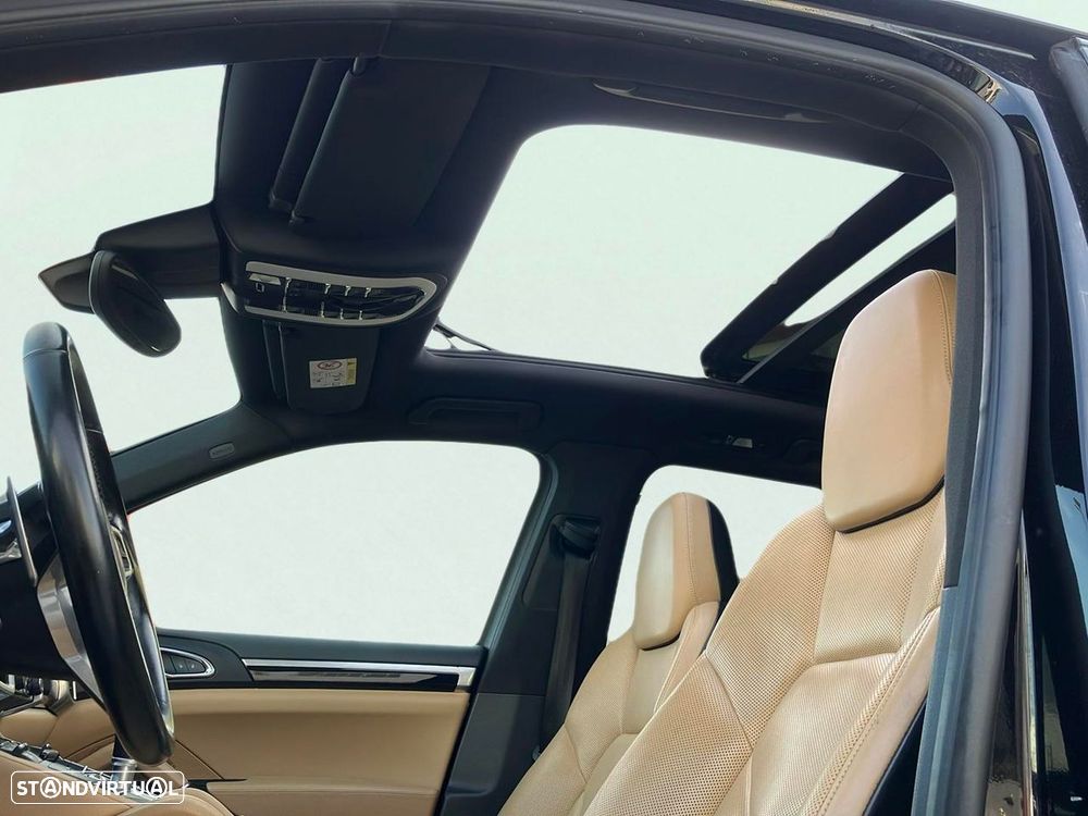 Porsche Cayenne S E-Hybrid - 16