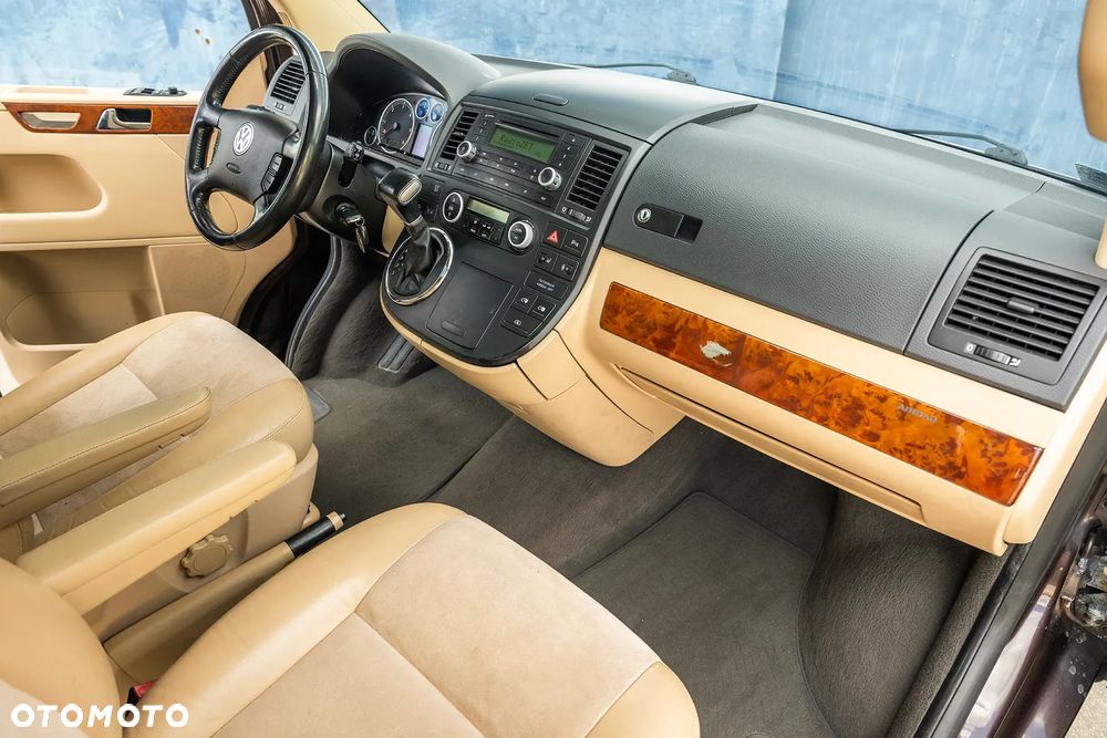 Volkswagen Multivan - 14