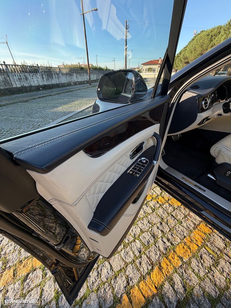 Bentley Bentayga Azure - 19