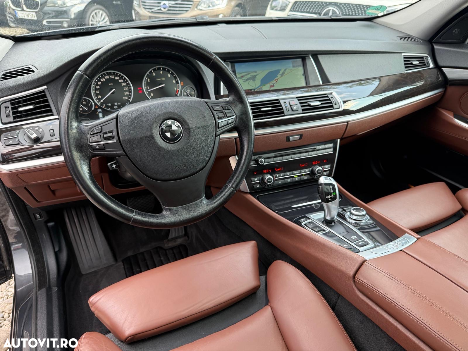 BMW Seria 5 535i Sport-Aut. - 12