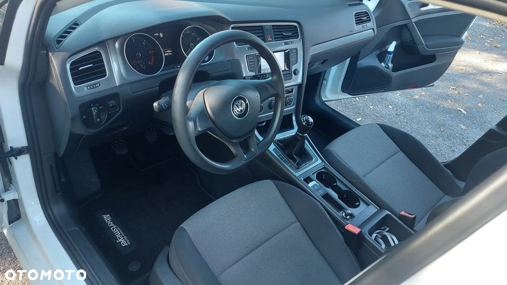 Volkswagen Golf 1.6 TDI BlueMotion Comfortline - 35