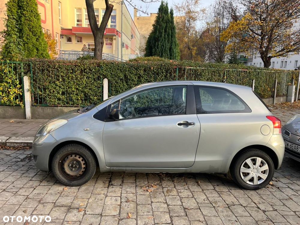 Toyota Yaris 1.0 Entry - 4