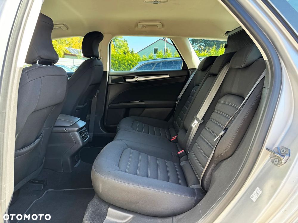Ford Mondeo - 29