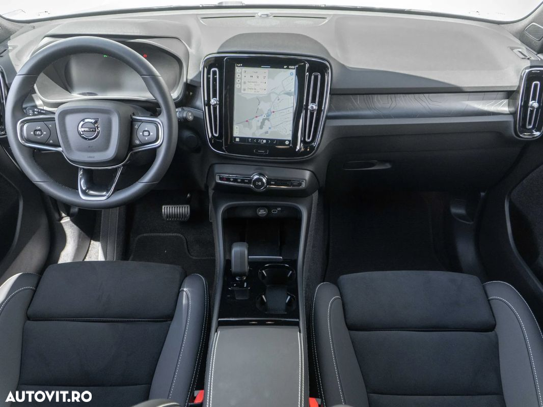 Volvo XC 40 Recharge Twin Motor AWD Plus - 11