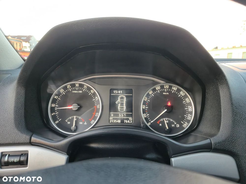 Skoda Octavia 1.6 TDI DPF FAMILY - 9