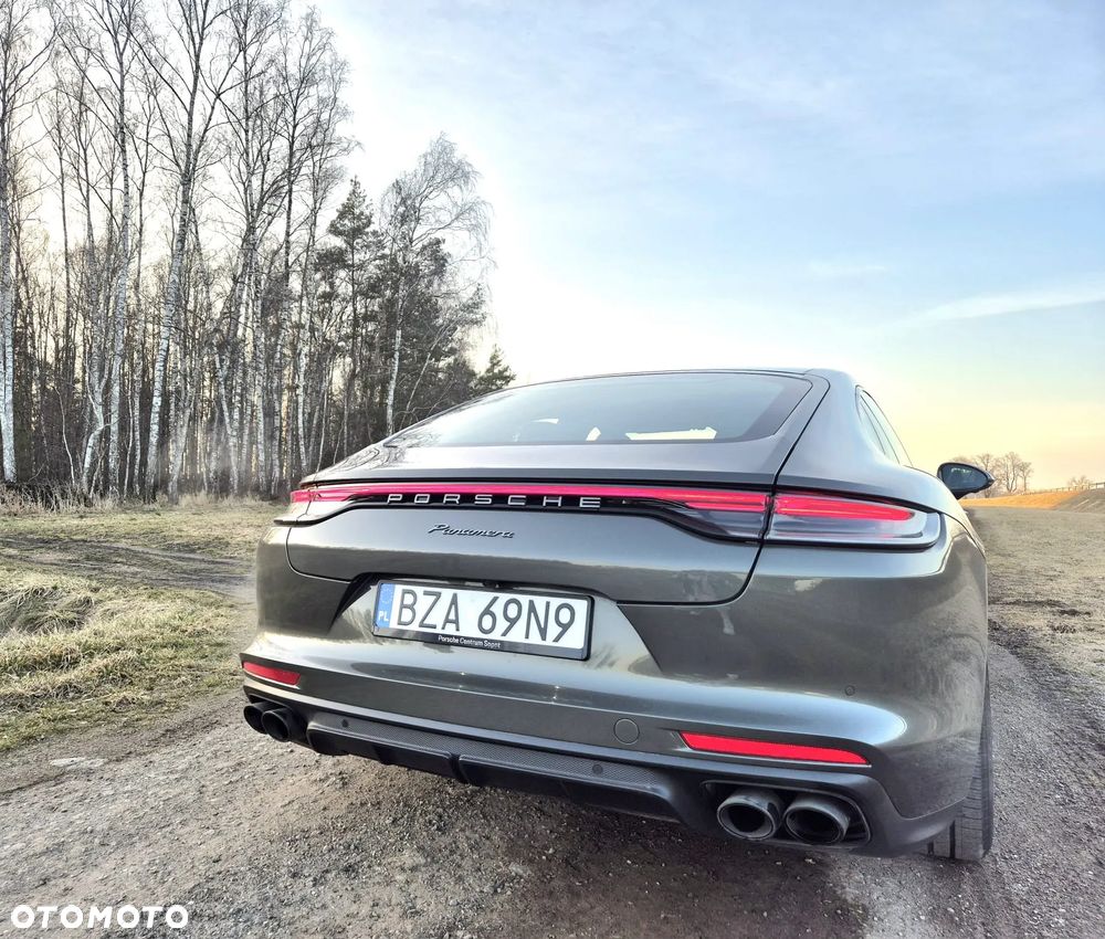 Porsche Panamera 4 Platinum Edition - 12