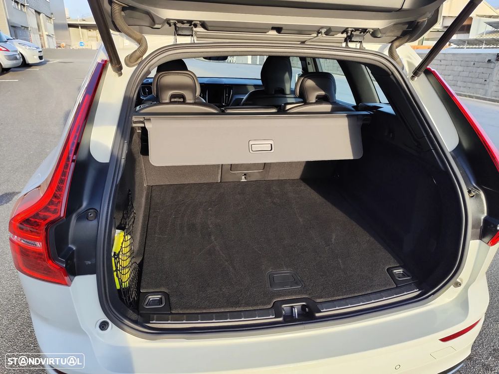 Volvo XC 60 2.0 D4 R-Design Geartronic - 12