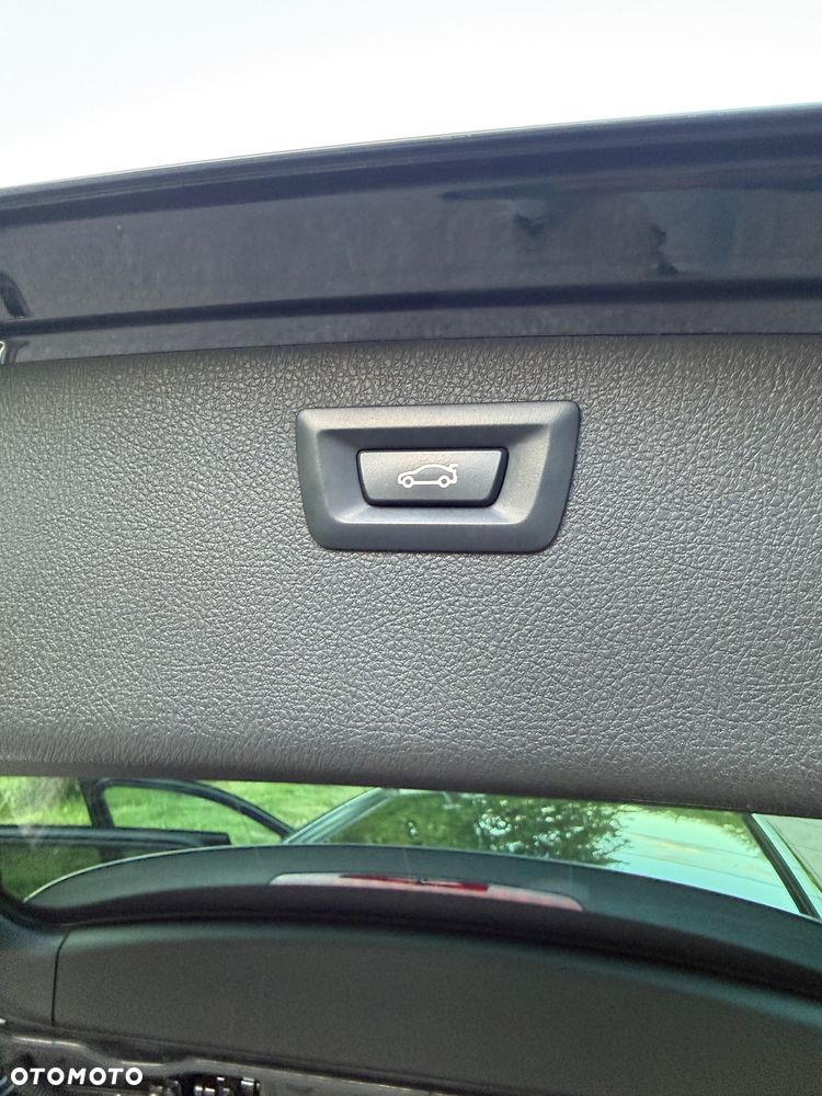 BMW Seria 3 318d DPF Edition Sport - 34