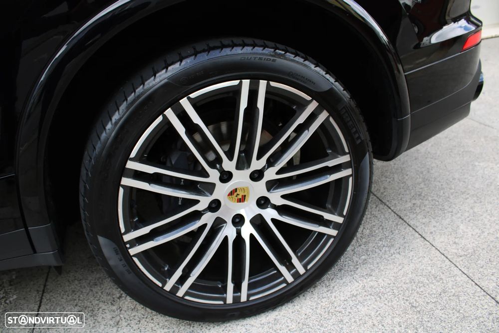 Porsche Cayenne Platinum Edition - 55