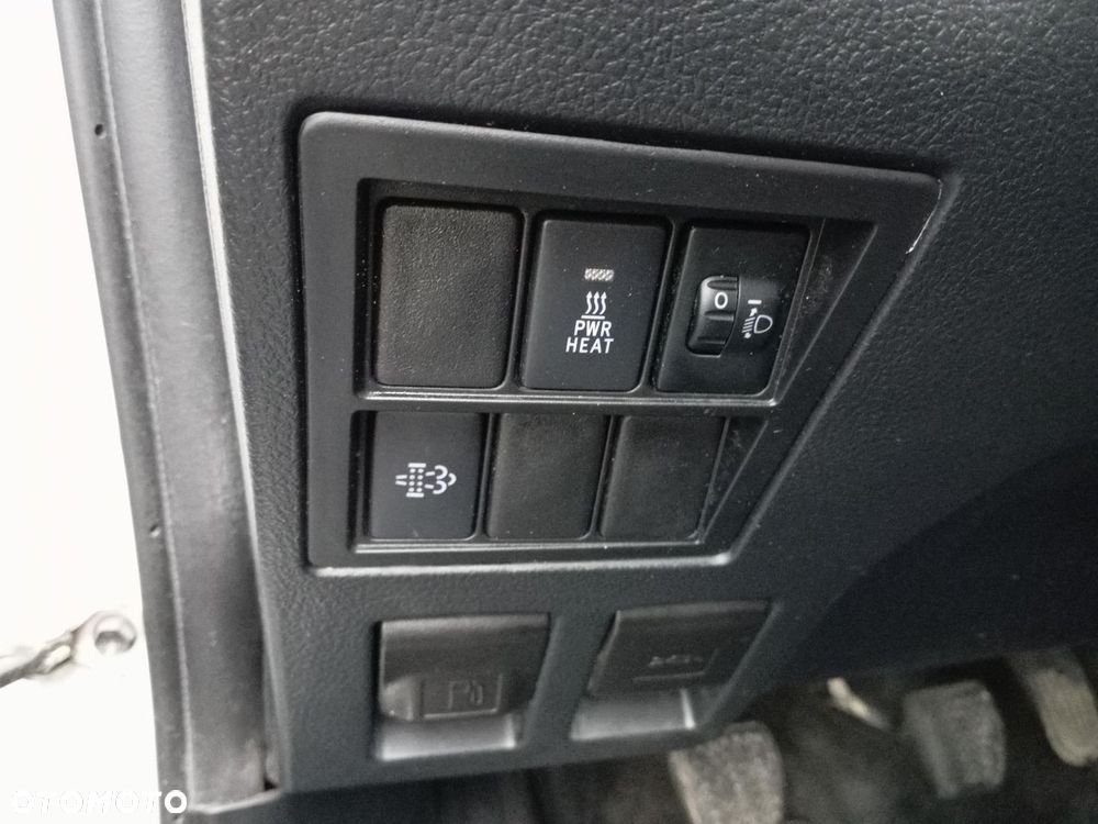 Toyota Hilux 2.4 D-4D Double Cab DLX 4x4 - 20