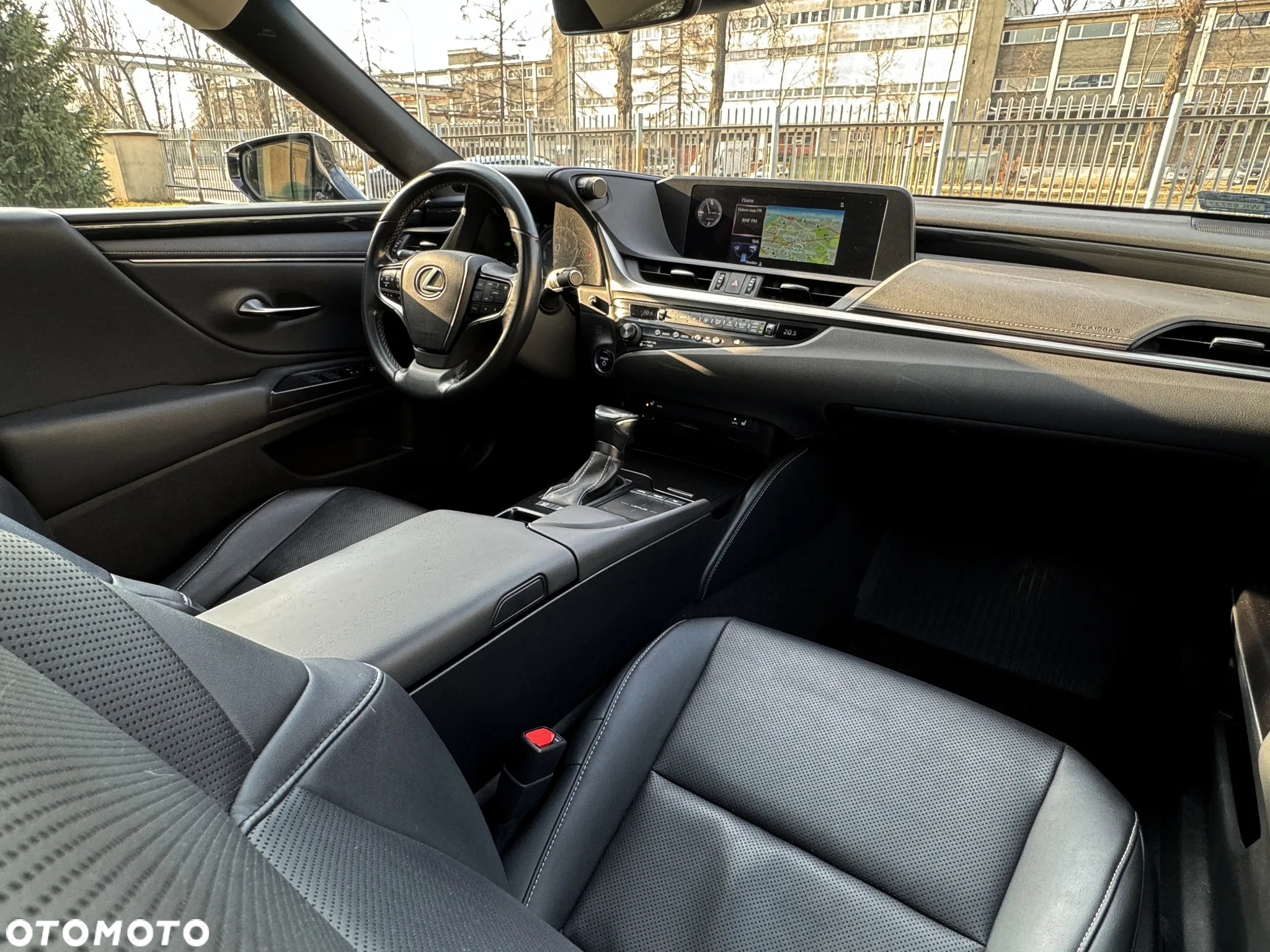 Lexus ES 300h Elegance - 19
