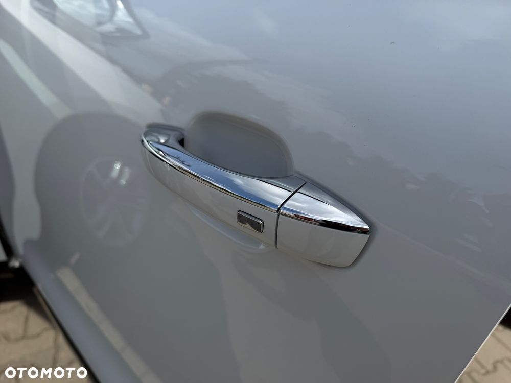 MG EHS Luxury - 21