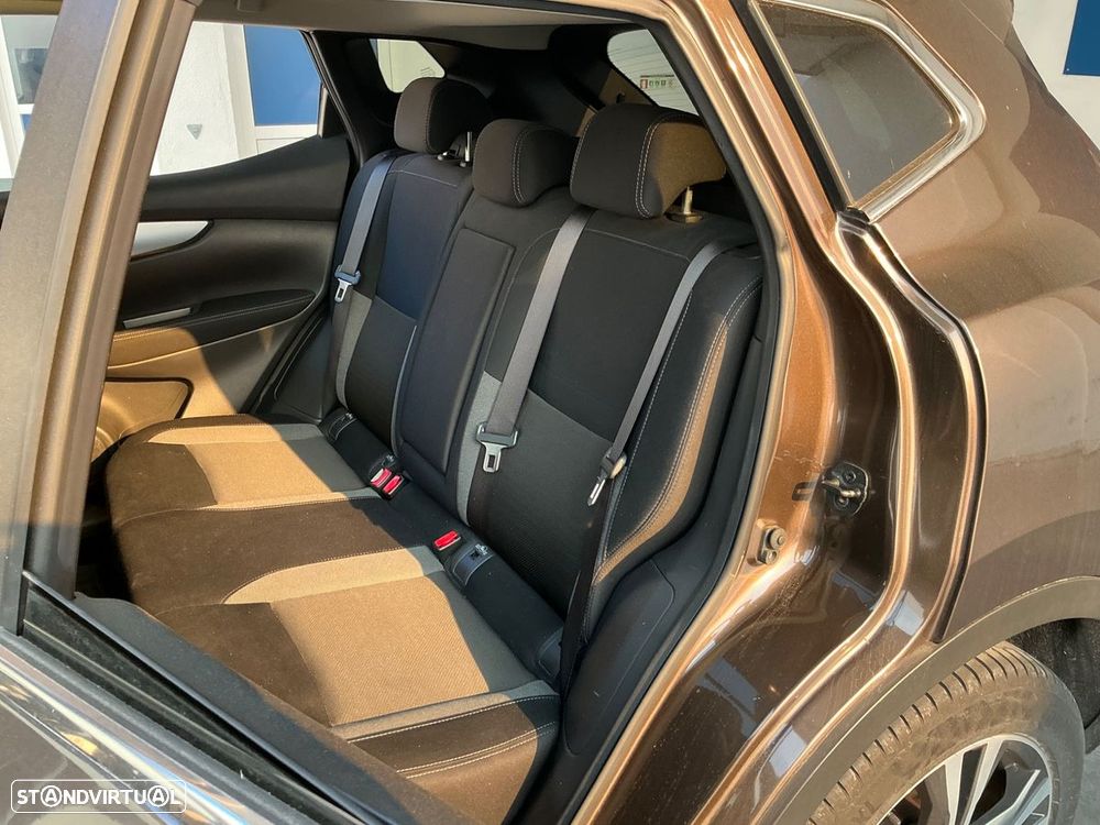 Nissan Qashqai 1.5 dCi N-Connecta 18 - 10