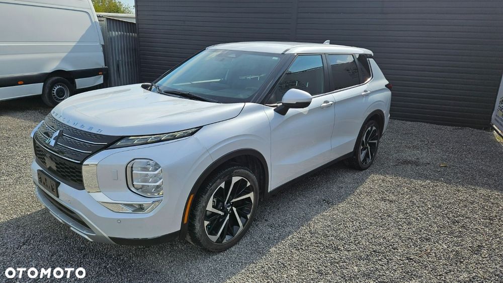 Mitsubishi Outlander - 4