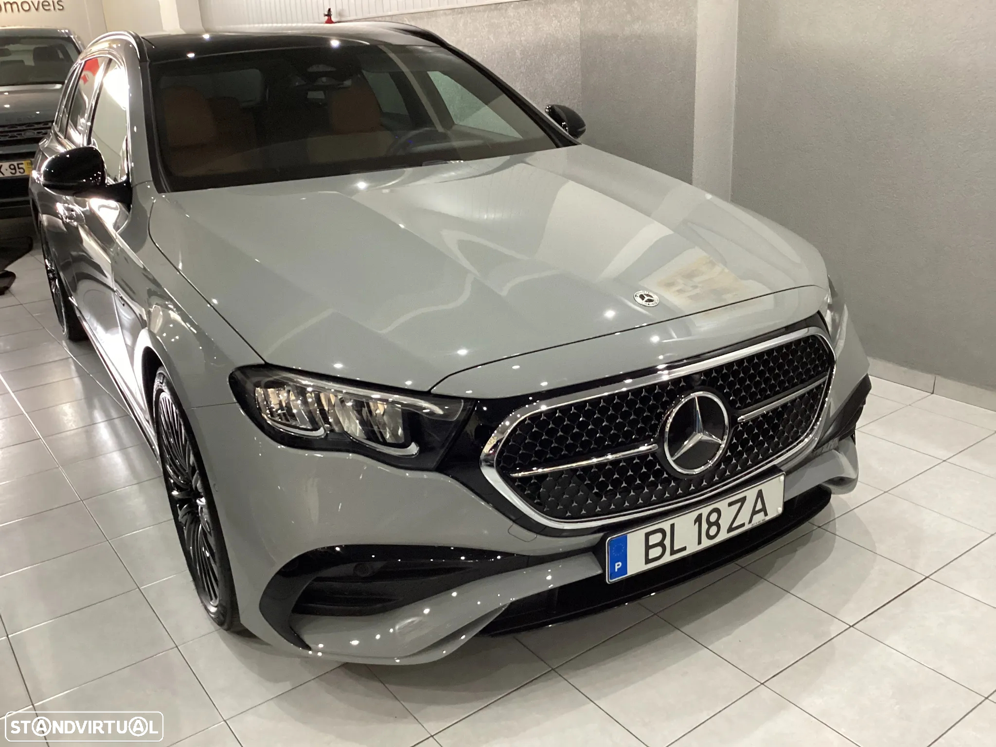 Mercedes-Benz E 300 e AMG Line - 2