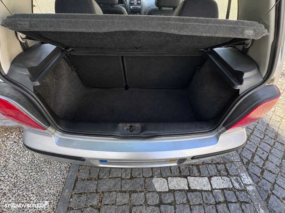 VW Polo 1.4 TDi Confortline - 9