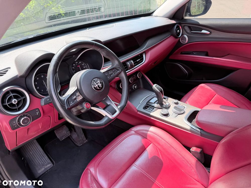 Alfa Romeo Stelvio 2.0 Turbo 16V AT8-Q4 Lusso Ti - 7