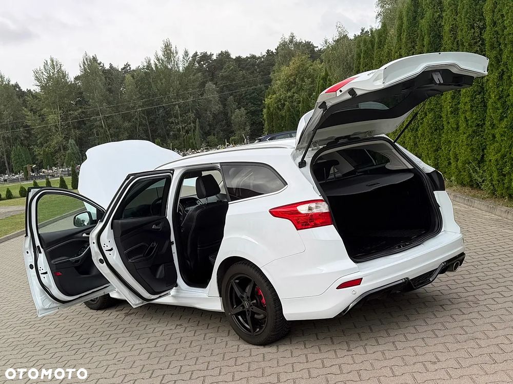 Ford Focus 1.6 EcoBoost Titanium - 38