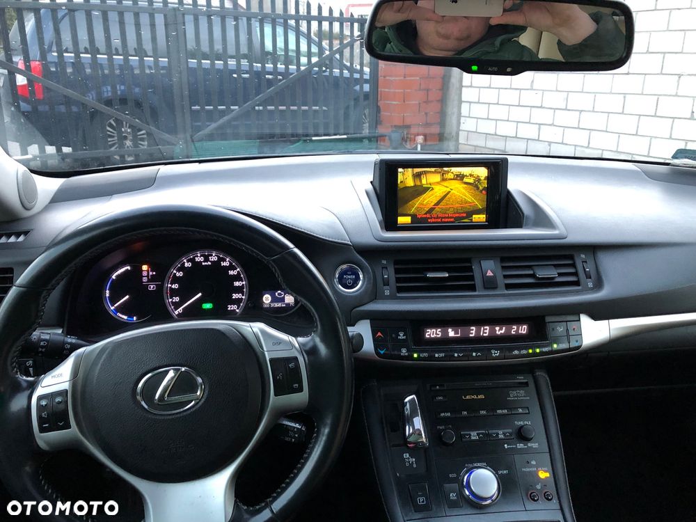 Lexus CT 200h Prestige - 11