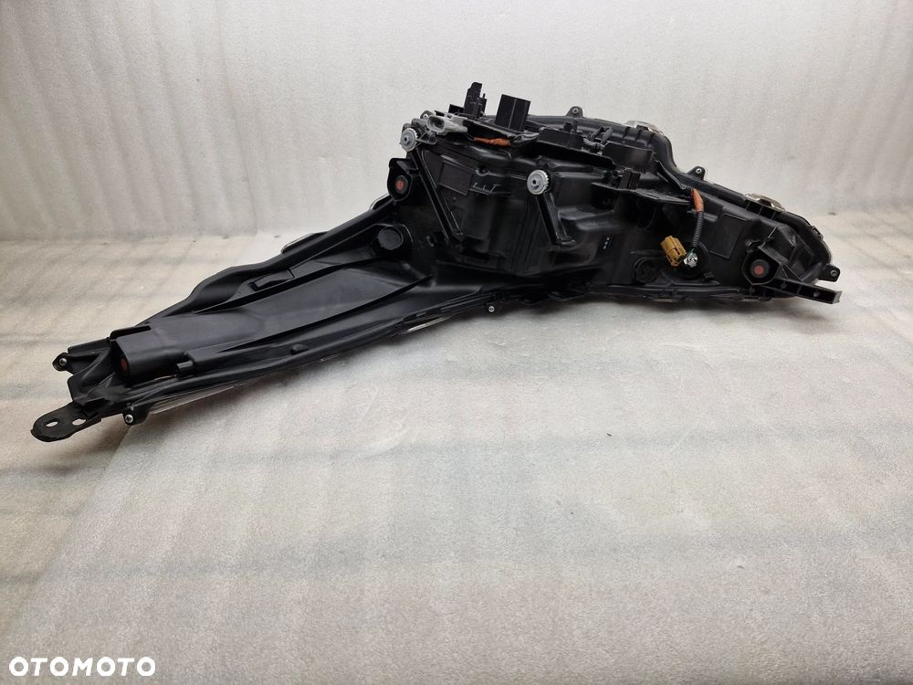 Toyota Prius IV  lift lampa przód prawa - 6